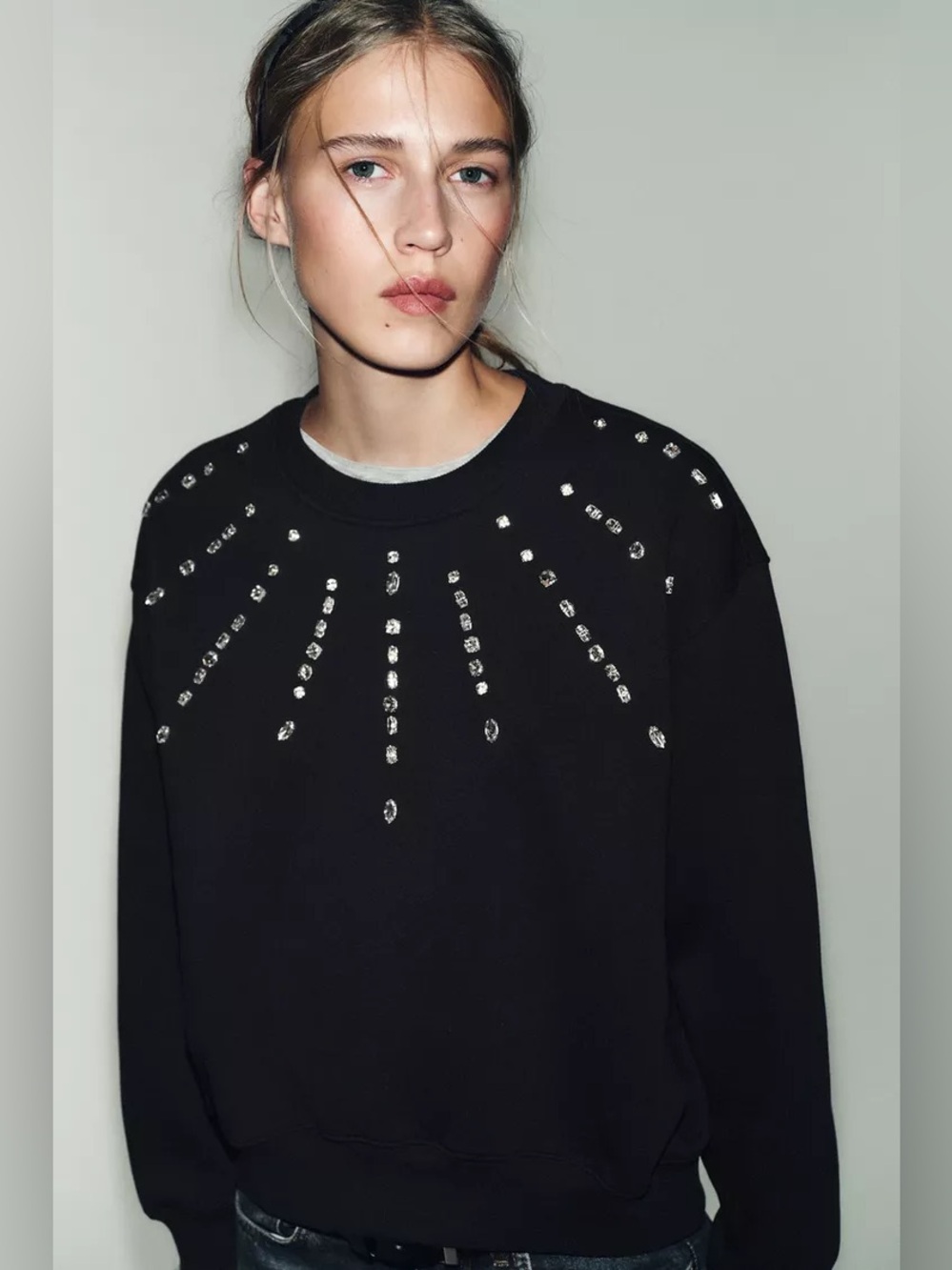 NWT Zara Woman Rhinestones JEWELED FRONT SWEATSHIRT Top Black Size S Small
